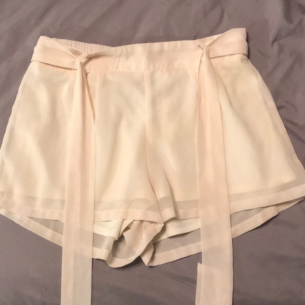 Cream chiffon shorts with Tie